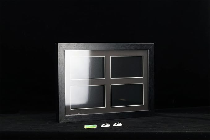 Premium PSA Karten Display Rahmen für 4 Karten – Wandhalterung & Vitrine für Sammelkarten (PSA, CGC, TAG) – Schwarzer Holzrahmen mit UV-Schutzglas für Pokémon, Sportkarten, Yu-Gi-Oh, MTG